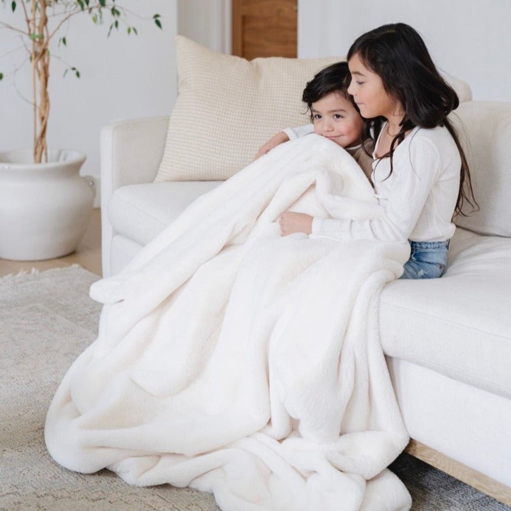 SARANONI GRAND FAUX FUR THROW BLANKET NWT